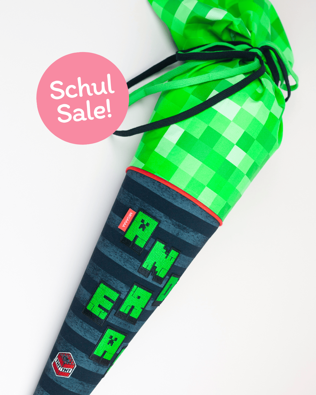 Im Blog findest du meine selbstgenähte Minecraft-Schultüte für meinen Neffen, im Shop ist die Themenwelt "Schule & Lernen" im Angebot. Schau vorbei, wenn dir noch das passende Schnittmuster für Stiftemäppchen, Tablettasche oder Alltags-Routine fehlt.