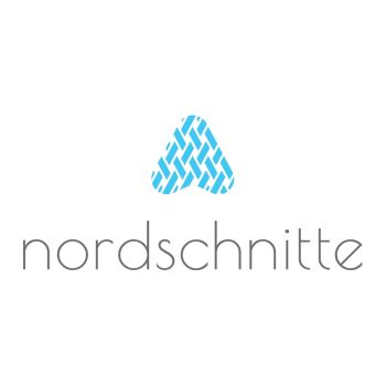 Bei Nordschnitte findest du liebevoll gestaltete Schnittmuster und Nähanleitungen für praktische Dinge mit dem gewissen Etwas – darunter Rucksäcke, Taschen, Wärmekissen und andere nützliche Accessoires für den Alltag. Meine detaillierten Schritt-für-Schritt-Anleitungen mit vielen Fotos führen dich sicher durch das Projekt – egal, ob du Anfängerin oder erfahrene Näherin bist. Und wenn du mal nicht weiterweißt, helfe ich dir jederzeit gerne!