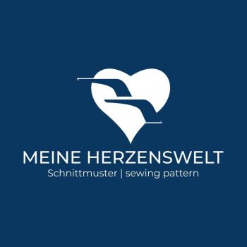 Mit Meine Herzenswelt bringe ich seit 2012 meine Leidenschaft für durchdachte, moderne Schnittmuster in eure Nähzimmer. Inspiriert von der klaren, funktionalen Ästhetik des Nordens, kreiere ich Designs, die nicht nur stilvoll, sondern auch bequem und alltagstauglich sind. Jedes Schnittmuster wird mit viel Sorgfalt entwickelt, intensiv getestet und durch ausführliche, leicht verständliche Anleitungen ergänzt. Mein Ziel ist es, das Nähen für jede Frau zugänglich zu machen – mit perfekt sitzenden Schnitten, die einfach funktionieren und Freude bereiten.
