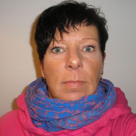 BOERLINERIN - mit Herz und Schere für Menschen mit etwas mehr Rundungen und Pfunden, denn ich möchte, dass Wohlfühlkleidung für alle Größen trag- und nähbar ist.<br />
Das Schnittmustererstellen sowie das Nähen habe ich in einer Ausbildung bei einer Schneidermeisterin erlernt.<br />