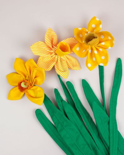 4 gute Gründe, warum du dabei sein solltest:<br />
<br />
🌼 Einführungspreis nur 3,90€ <br />
🌼 5€ Guthaben für dein Nähbeispiel<br />
🌼 15% Rabatt auf Material bei Snaply<br />
🌼 Überraschung für Titelbild-Gewinnerin