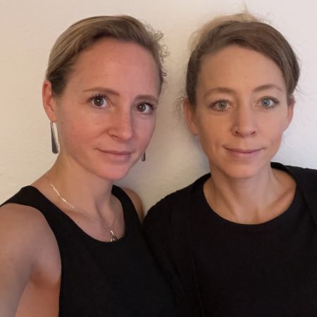 Wir sind die Schwestern Sindu und Rosalie aus der Nähe von Stuttgart. Seit 2009 sind wir gemeinsam selbständig und damit überwiegend in Deutschland und Mexiko unterwegs. Sindu ist Modedesignerin und Rosalie internationale Betriebswirtin. So hat jede ihre Hauptaufgaben, aber im Endeffekt läuft bei uns eh alles in gemeinsamer Absprache.