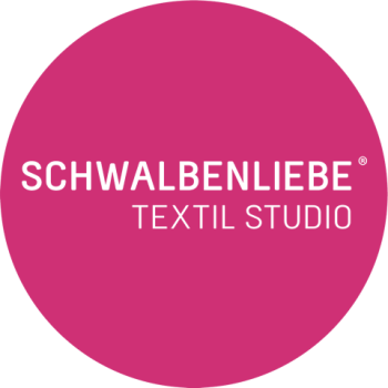 Seit der Gründung 2001 vereint Schwalbenliebe Handwerk und Leidenschaft. Ursprünglich als Grafiklabel gestartet, verbindet es heute Beruf und Berufung in der Gestaltung von Mode. Mit einer Vorliebe für die 50er Jahre und die weibliche Silhouetten entwerfen wir Schnittmuster, Accessoires, Anleitungen und Plotterdateien mit dem Fokus gutes Design mit einem Hauch von Vintage für jede Frau zugänglich zu machen. Nach dem Credo DESIGN OR DIE entwerfen wir gutsitzende Schnittmuster im DIY Bereich und bringen diese auf Papier und und in Form von eBooks gerne in Ihren Kleiderschrank.