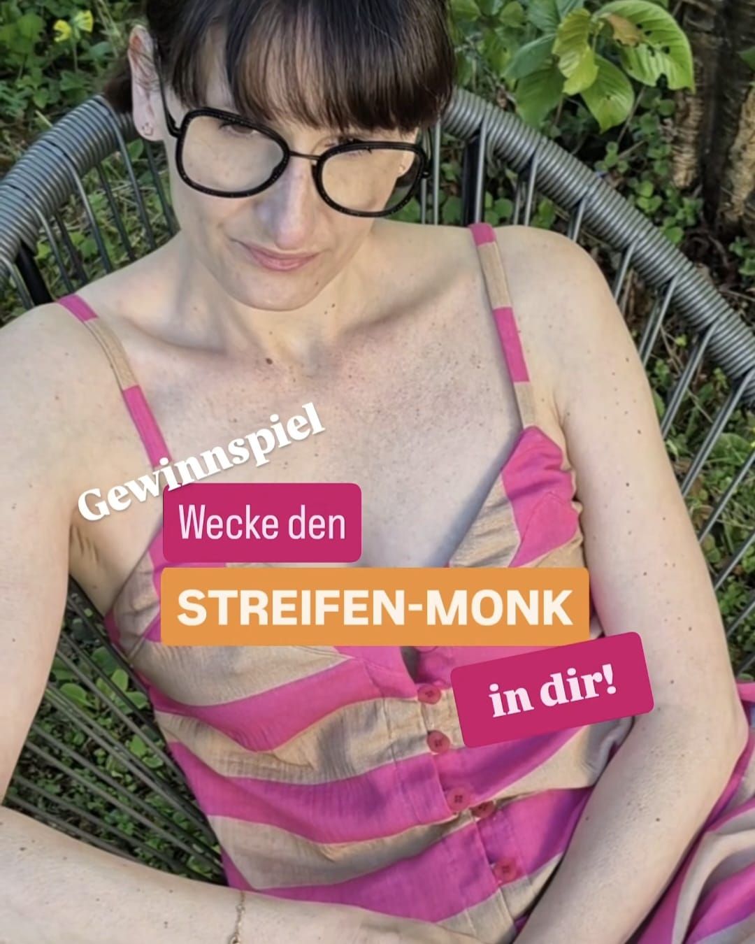 Mit etwas Glück wirst du zum Streifenmonk: Gewinne 🧵 das brandneue eBook-Schnittmuster #JumpYn von www.triny.de UND🧵 2,50 m gestreiften Baumwoll-Musselin deiner Lieblingsfarbkombination von www.konfettipatterns.de - jetzt auf Instagram!