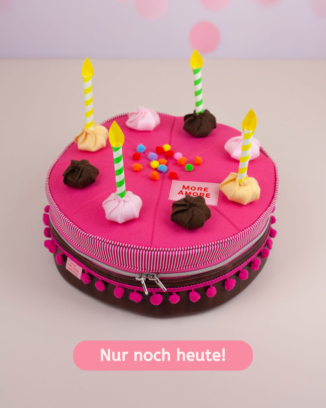 Bis 30.11. bekommst du das neue TortenTraum-Schnittmuster in 3 Größen + A0 Schnittmuster zum mega Einführungspreis von nur 4,90€. Im Set mit dem TortenTraum-AddOn sogar noch günstiger. Außerdem gilt: 30% Rabatt auf alle Schnittmuster und Bastelideen.