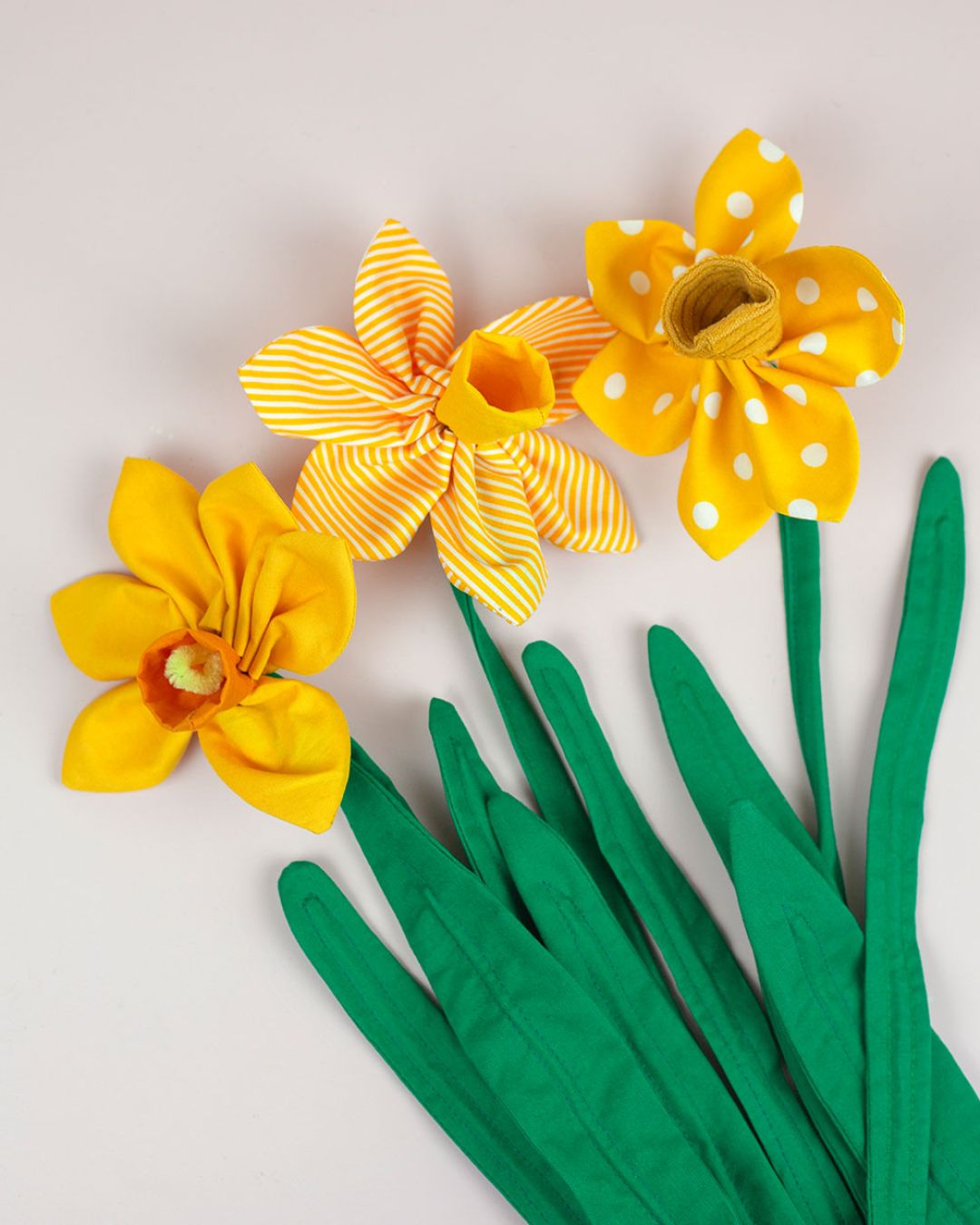 4 gute Gründe, warum du dabei sein solltest:<br />
<br />
🌼 Einführungspreis nur 3,90€  <br />
🌼 5€ Guthaben für dein Nähbeispiel<br />
🌼 15% Rabatt auf Material bei Snaply<br />
🌼 Überraschung für Titelbild-Gewinnerin